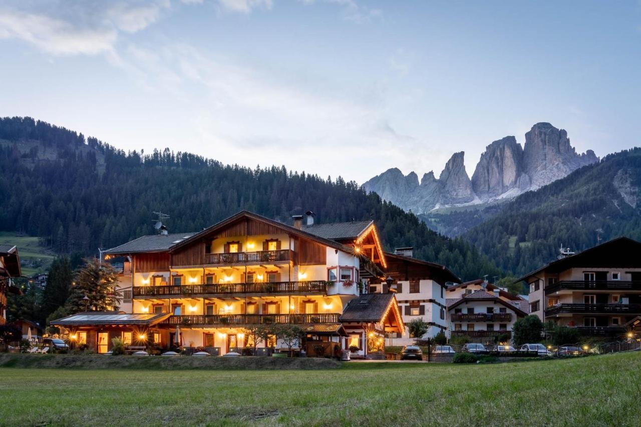 Bed and Breakfast Garni Letizia Campitello di Fassa Esterno foto