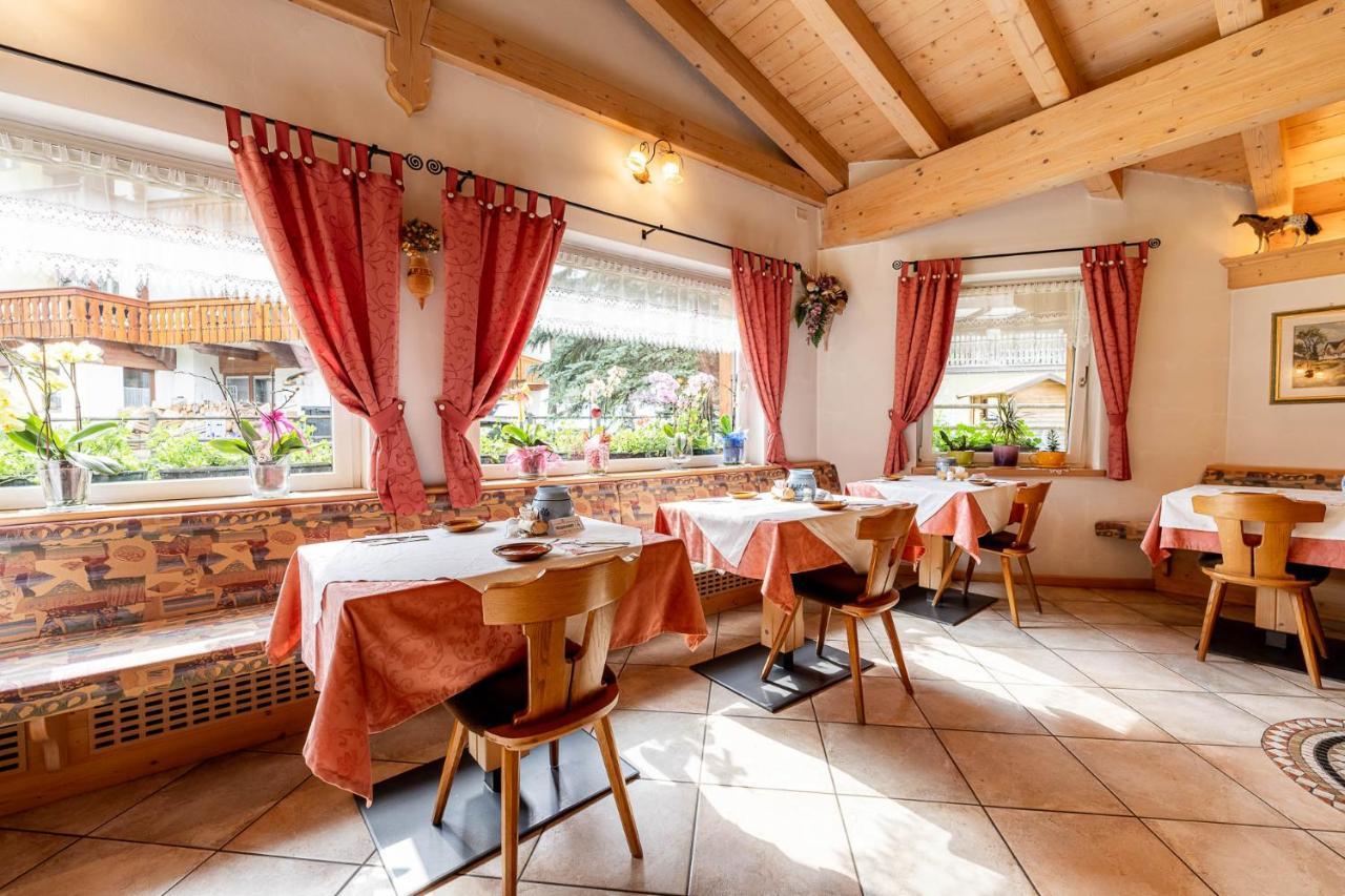 Bed and Breakfast Garni Letizia Campitello di Fassa Esterno foto