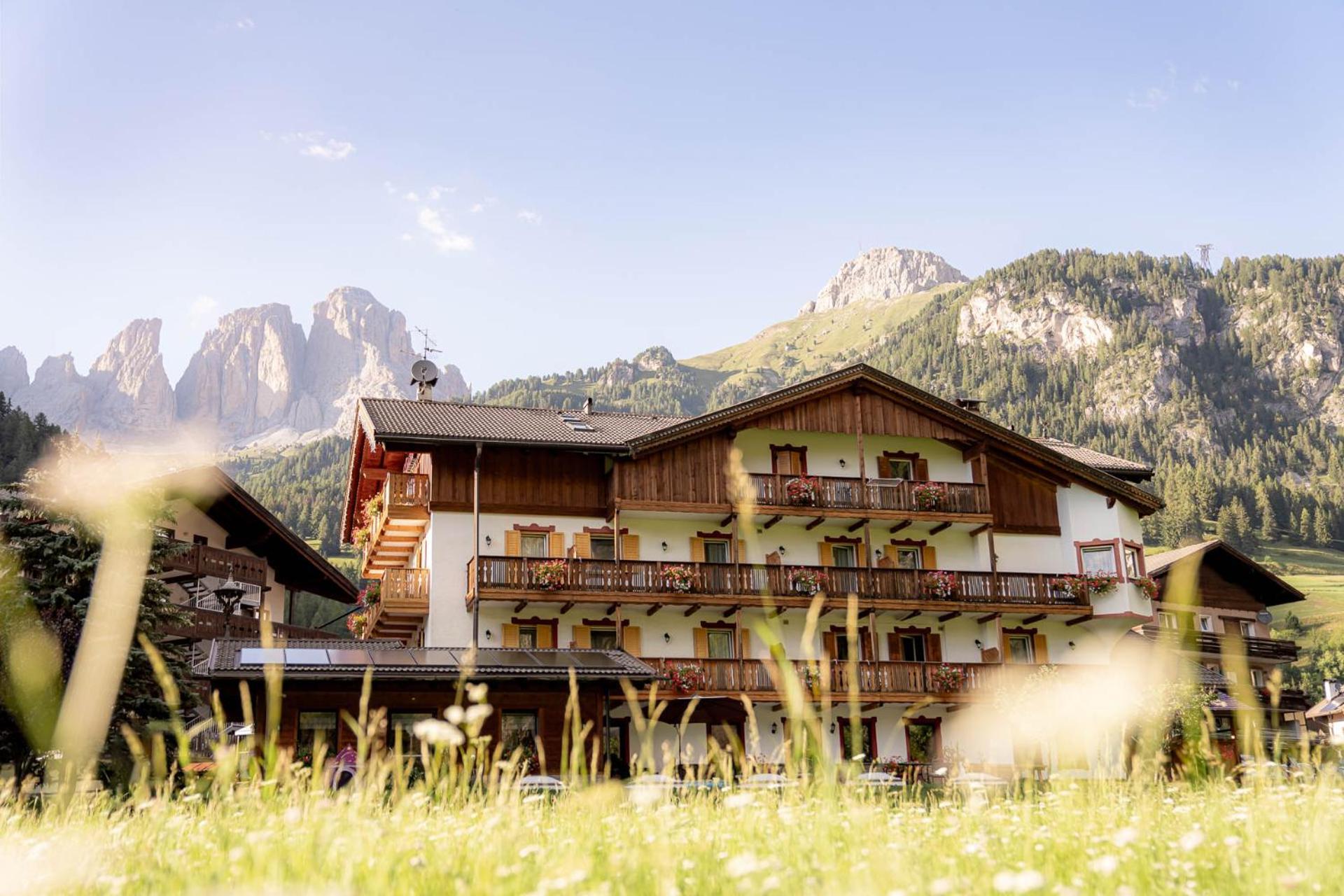 Bed and Breakfast Garni Letizia Campitello di Fassa Esterno foto